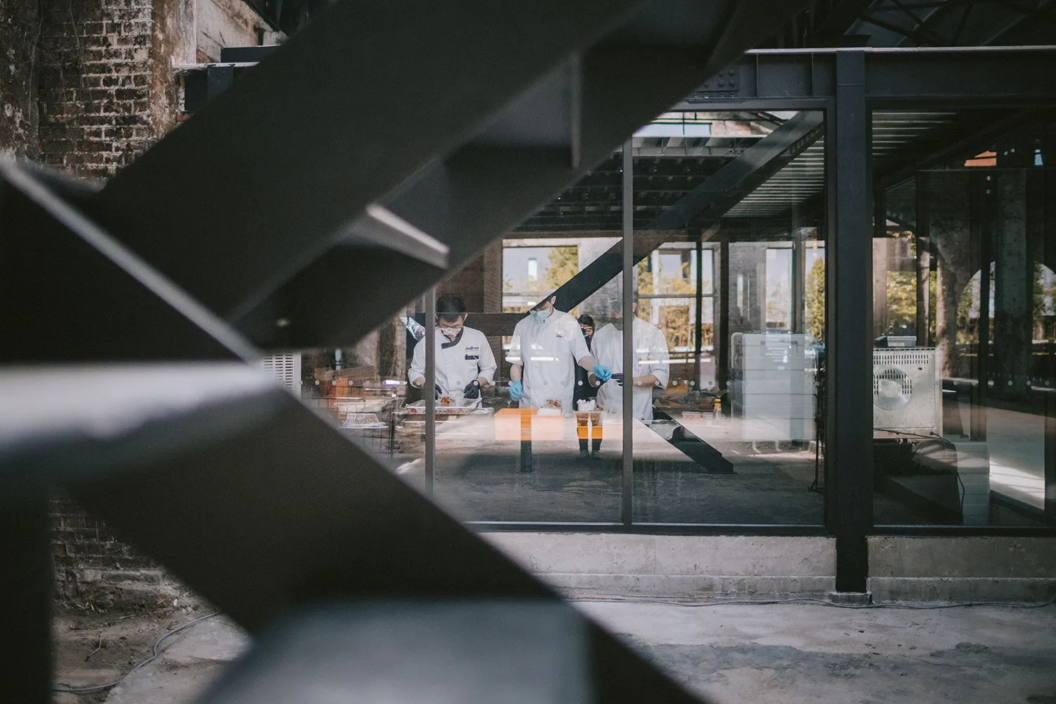 Photography by Vinoth Raj Pillai. Wedding Planning by The Peak Xperience. theweddingnotebook.com