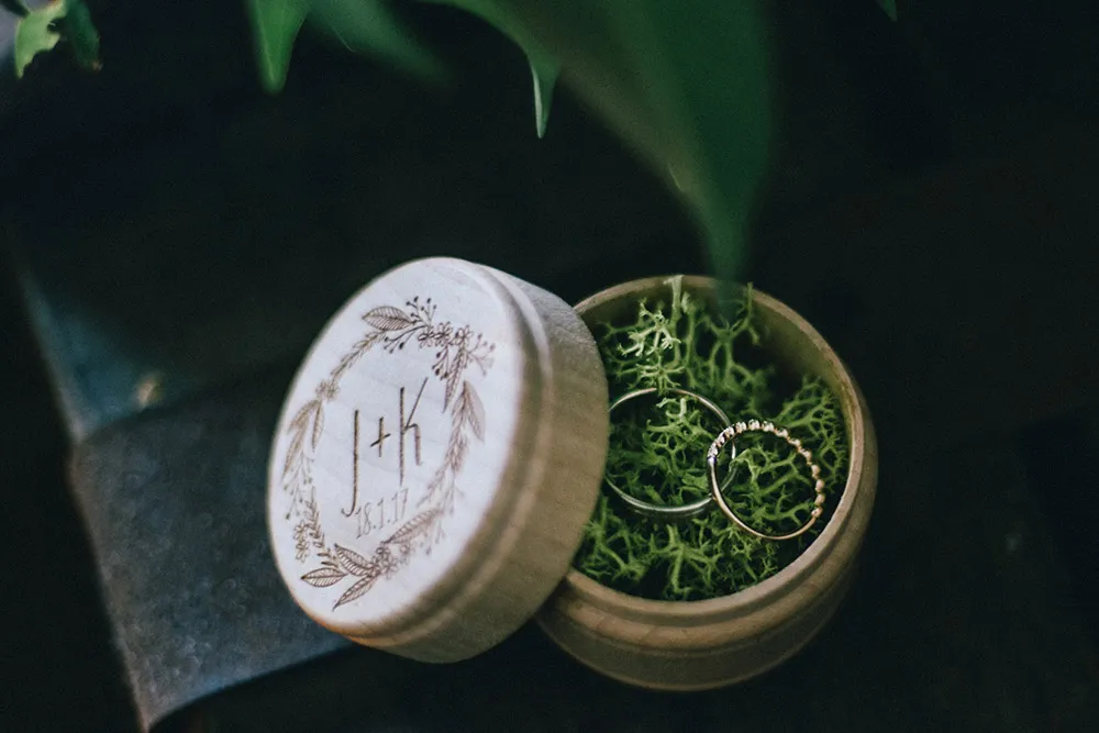 Photo by Andy Phe Photography. theweddingnotebook.com