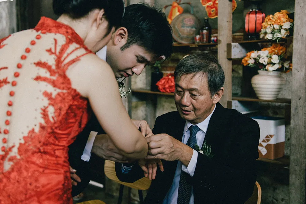 Photo by Andy Phe Photography. theweddingnotebook.com