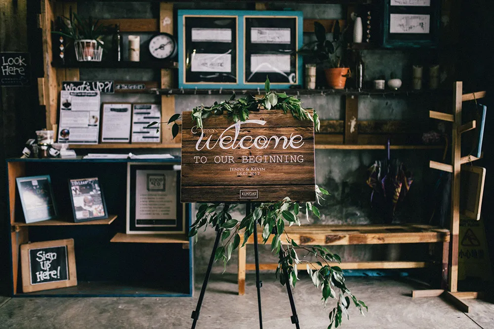 Photo by Andy Phe Photography. theweddingnotebook.com