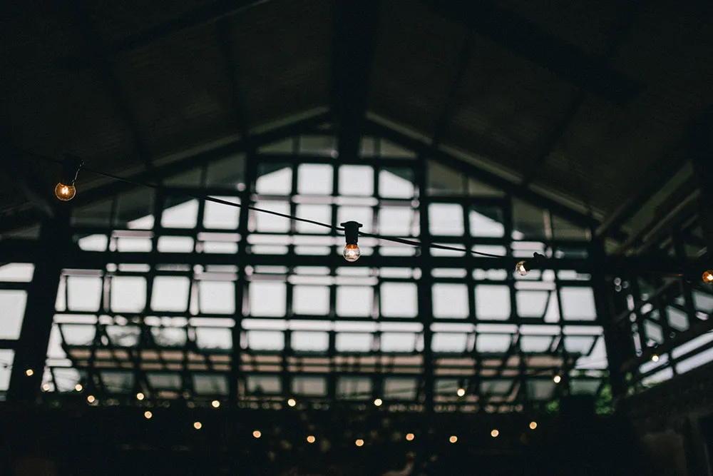 Photo by Andy Phe Photography. theweddingnotebook.com