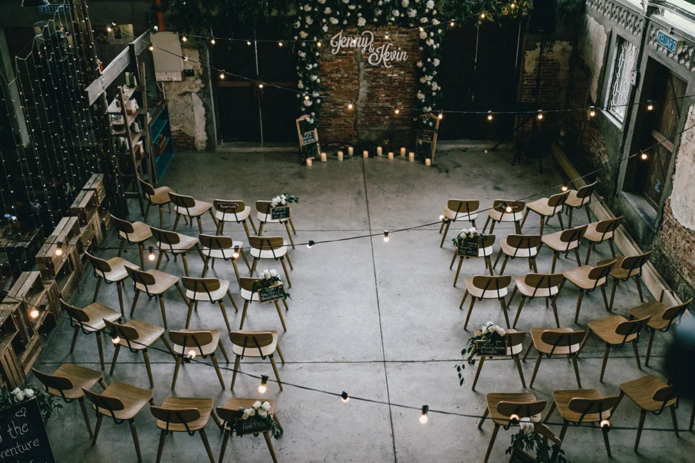 Photo by Andy Phe Photography. theweddingnotebook.com