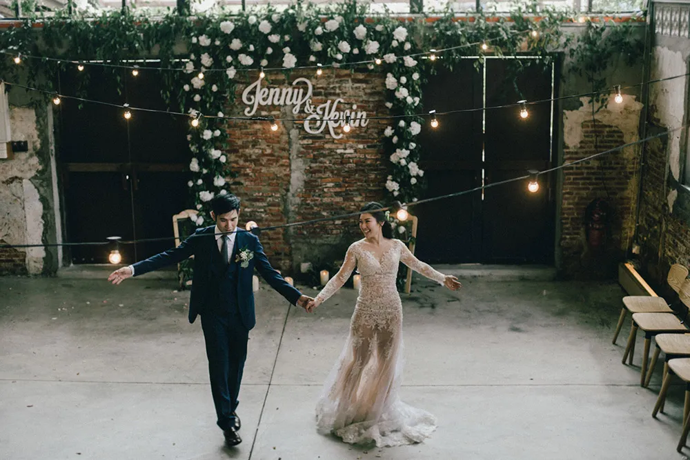 Photo by Andy Phe Photography. theweddingnotebook.com