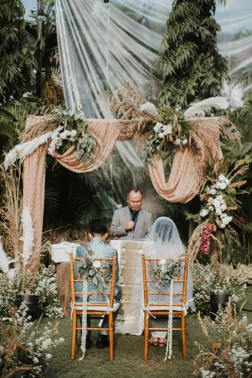 Photo by Iluminen. theweddingnotebook.com