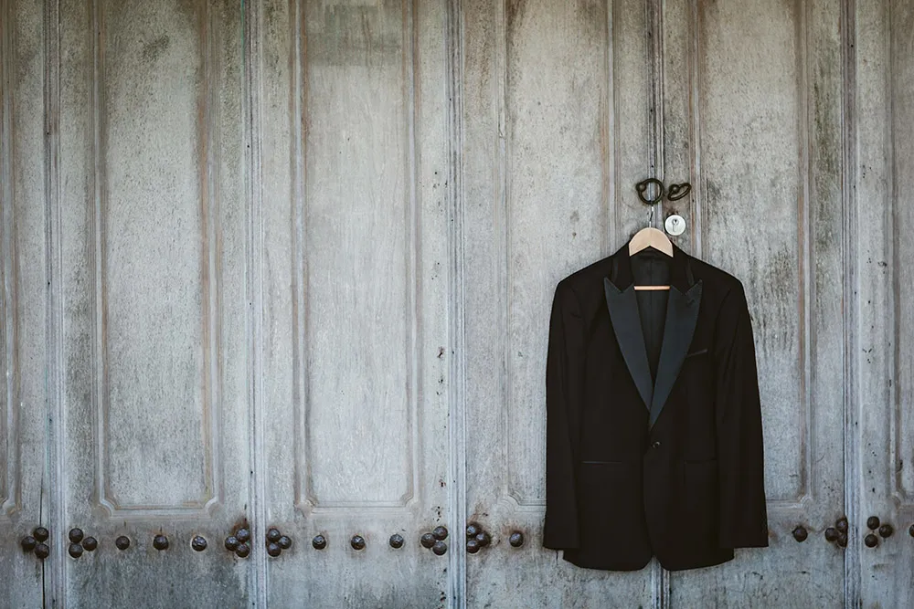 Photo by Maxtu Photography. theweddingnotebook.com