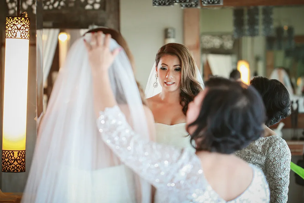 Photo by Maxtu Photography. theweddingnotebook.com