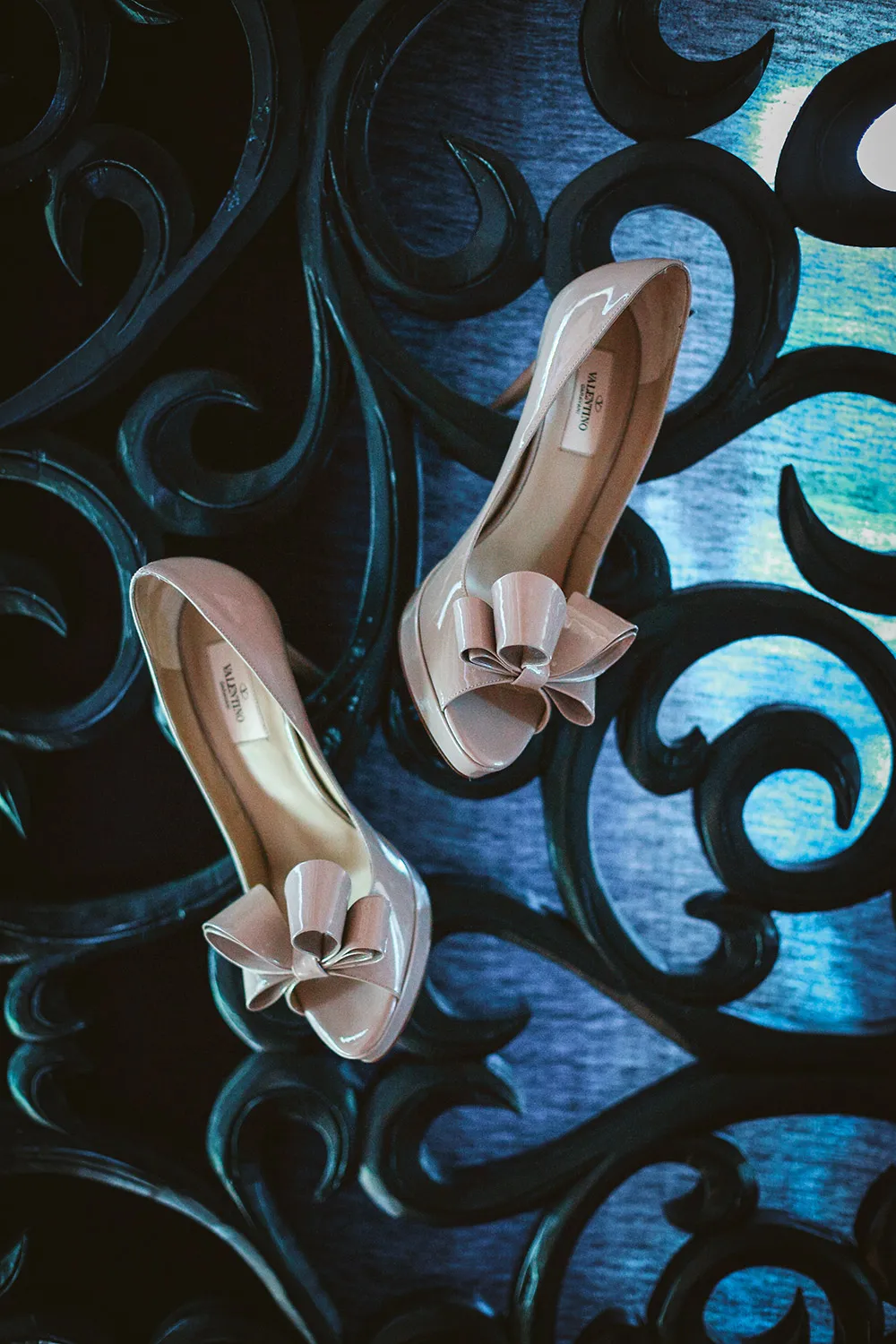 Photo by Maxtu Photography. theweddingnotebook.com