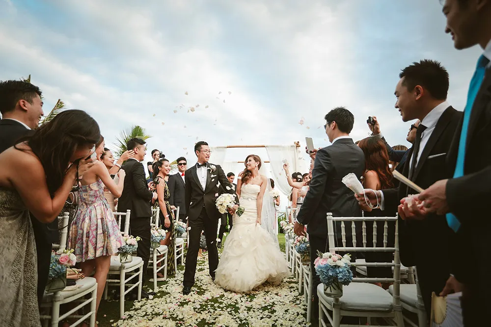 Photo by Maxtu Photography. theweddingnotebook.com