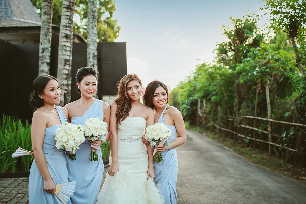 Photo by Maxtu Photography. theweddingnotebook.com