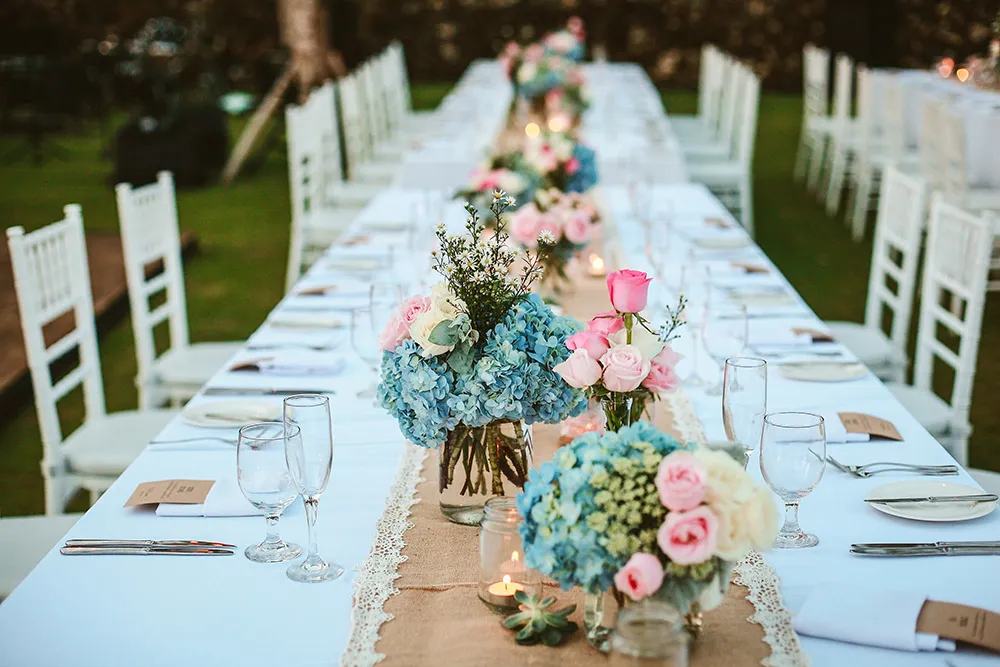 Photo by Maxtu Photography. theweddingnotebook.com