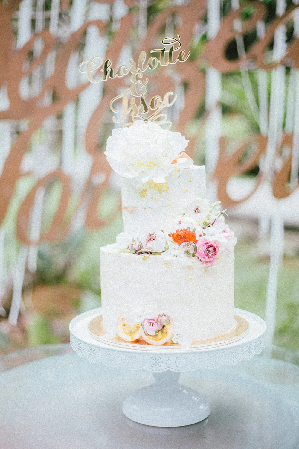 Photo by AndroidsinBoots Photography. theweddingnotebook.com