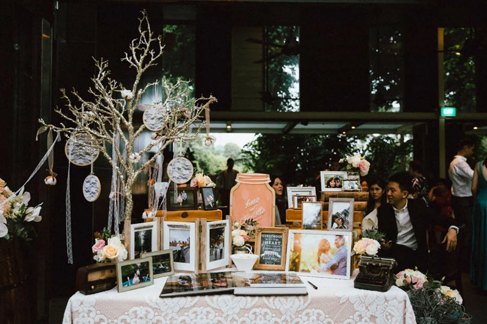 Photo by AndroidsinBoots Photography. theweddingnotebook.com