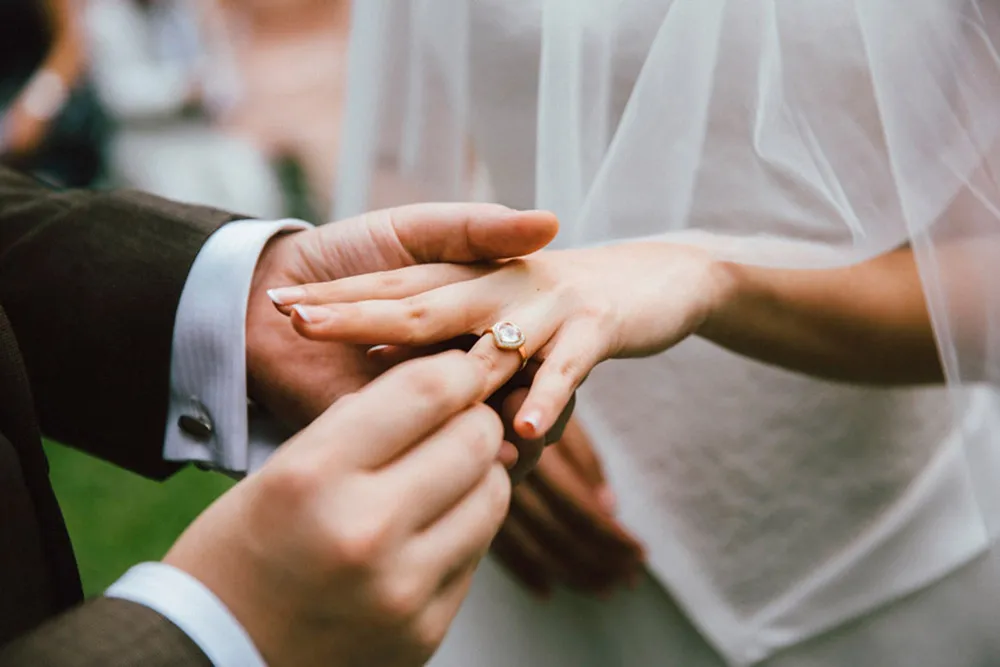 Photo by AndroidsinBoots Photography. theweddingnotebook.com