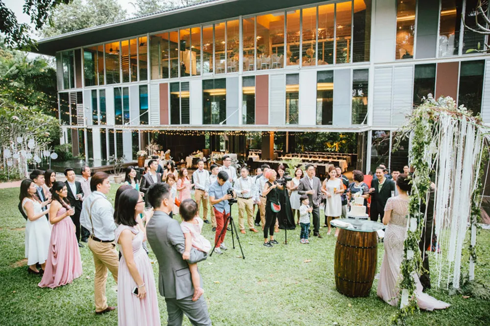 Photo by AndroidsinBoots Photography. theweddingnotebook.com