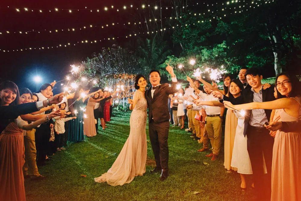 Photo by AndroidsinBoots Photography. theweddingnotebook.com