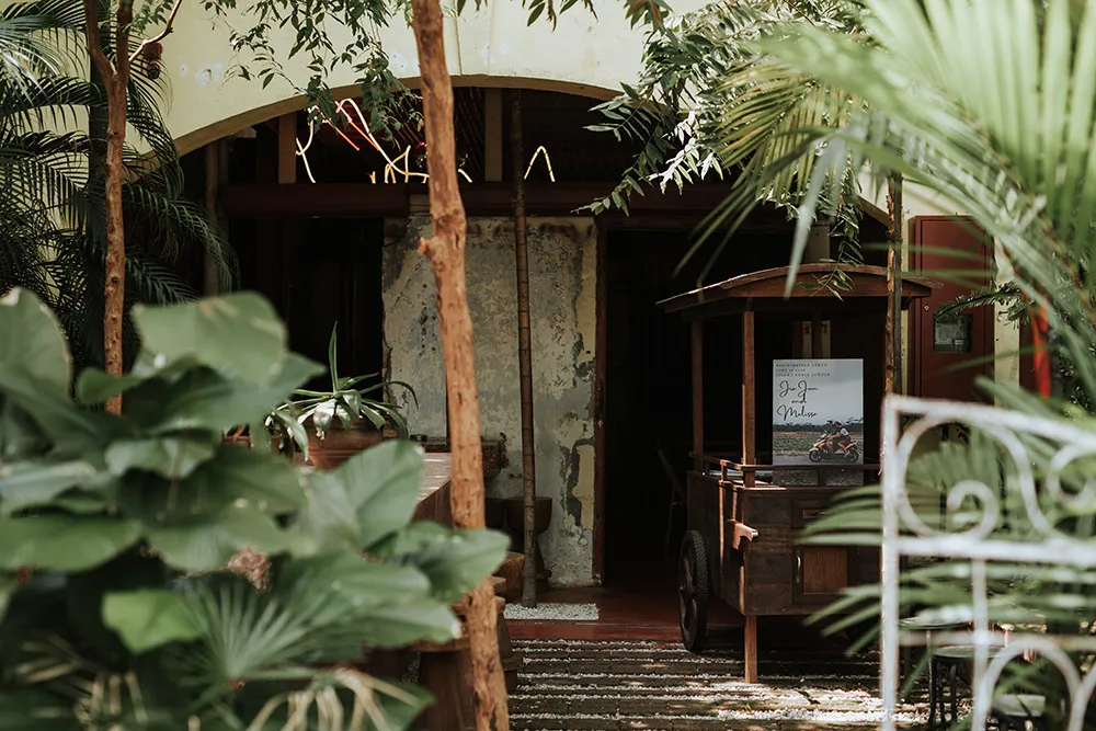 Photo by Jasmine A Photography. theweddingnotebook.com