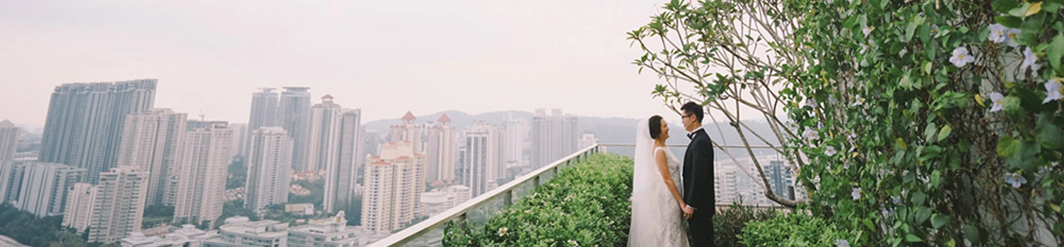 A Stylish Yet Simple Poolside Wedding Done Right