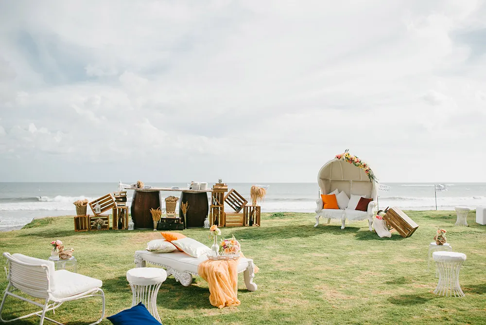 Photo by Diktat Photography. theweddingnotebook.com