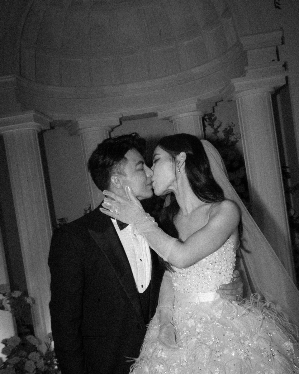 A Timeless Vintage Roman Wedding at Sentul Pavilion