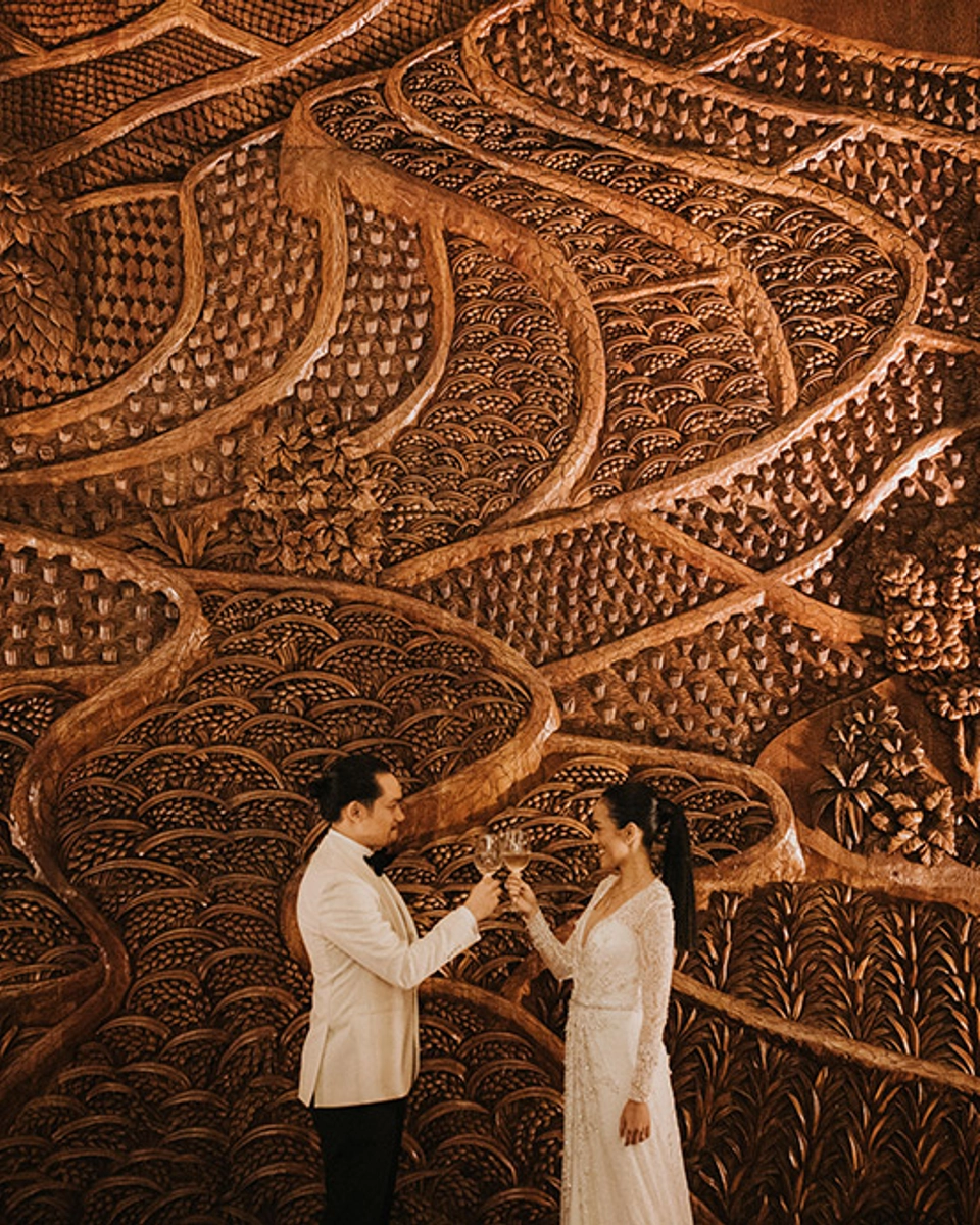 A Timeless White on White Ballroom Wedding in Jakarta
