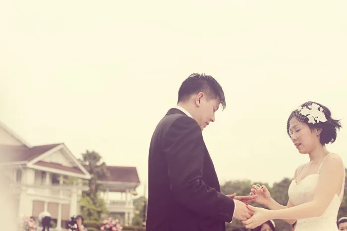 Photography by ZA Gallery. theweddingnotebook.com