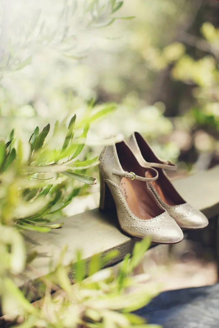 Photo by Ian Photography. theweddingnotebook.com