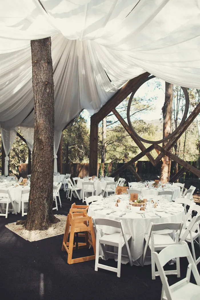 Photo by Ian Photography. theweddingnotebook.com