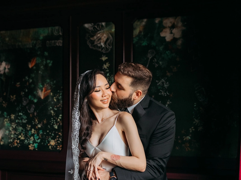 A Unique Wedding at The Chow Kit and Metal Bees Studio with a Touch of Goth Aesthetics