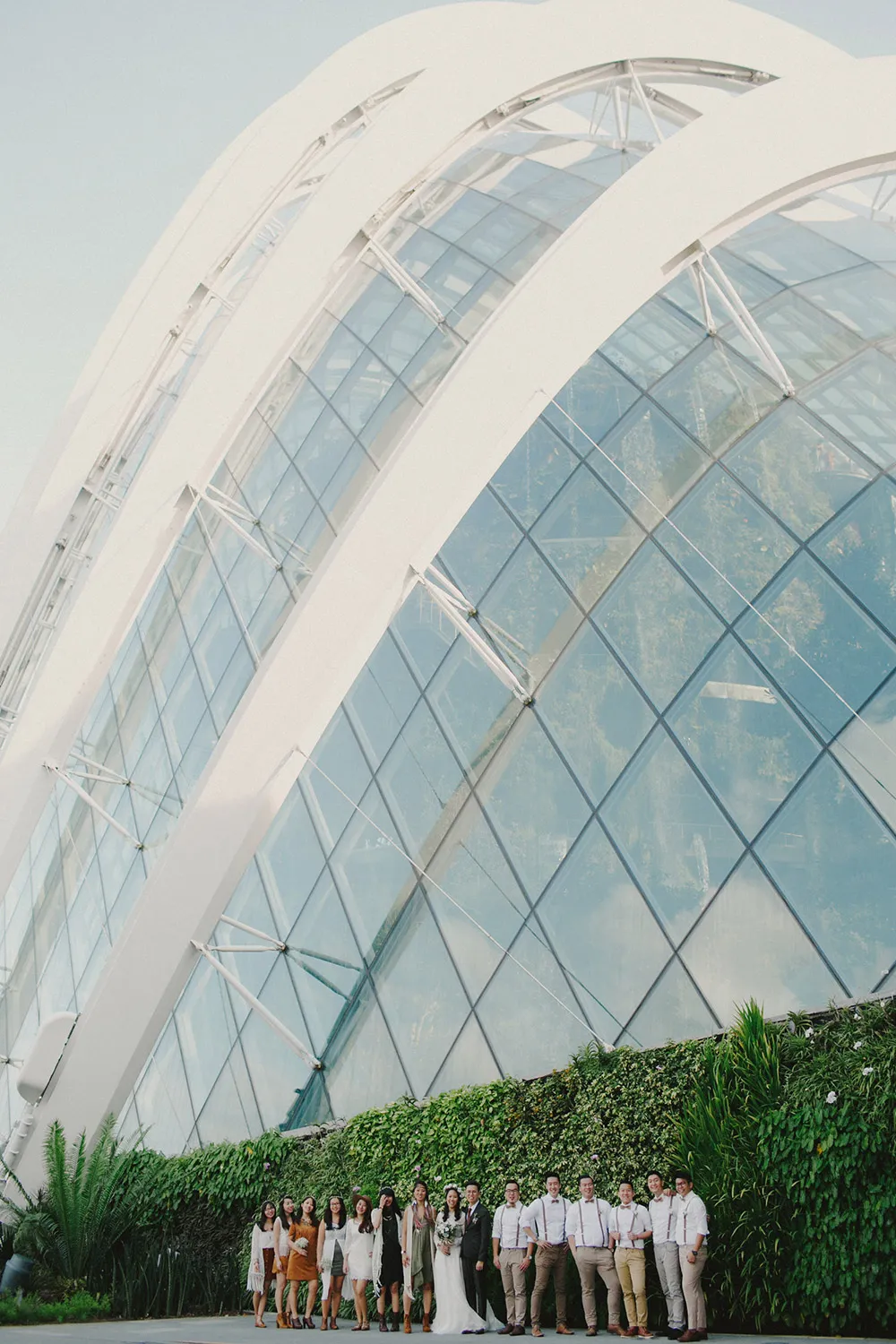 Photo by Samuel Goh Photography. theweddingnotebook.com