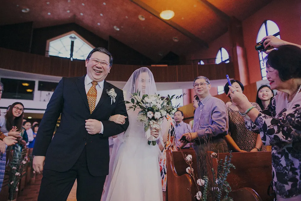 Photo by Samuel Goh Photography. theweddingnotebook.com