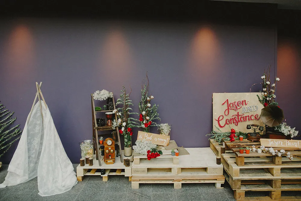 Photo by Samuel Goh Photography. theweddingnotebook.com