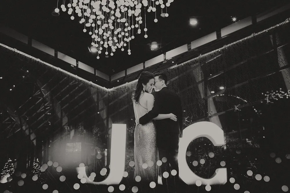 Photo by Samuel Goh Photography. theweddingnotebook.com