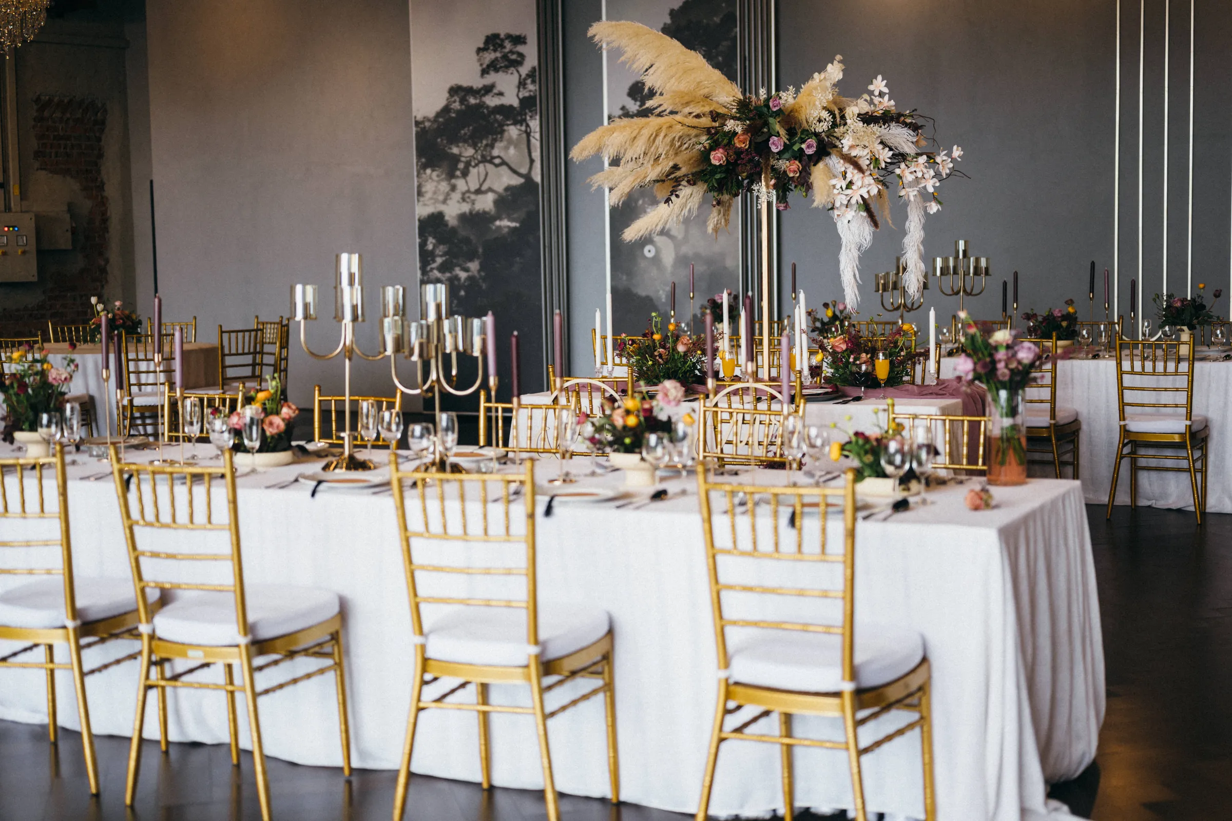 Photo by Trees On The Moon. theweddingnotebook.com