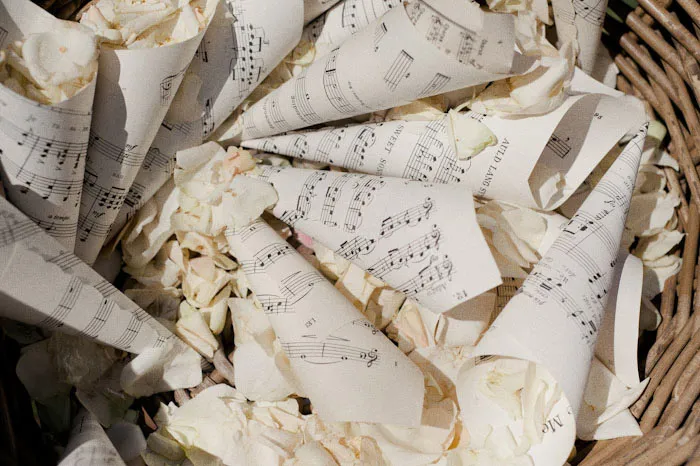 Tealily Photography. theweddingnotebook.com