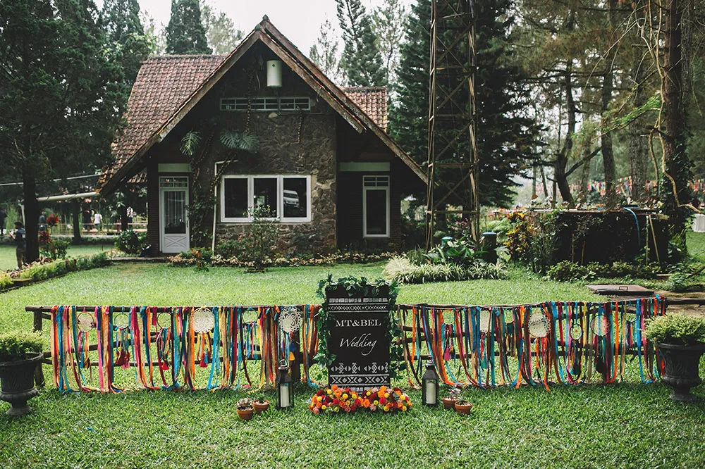 Photo by Fire, Wood and Earth Photography. theweddingnotebook.com