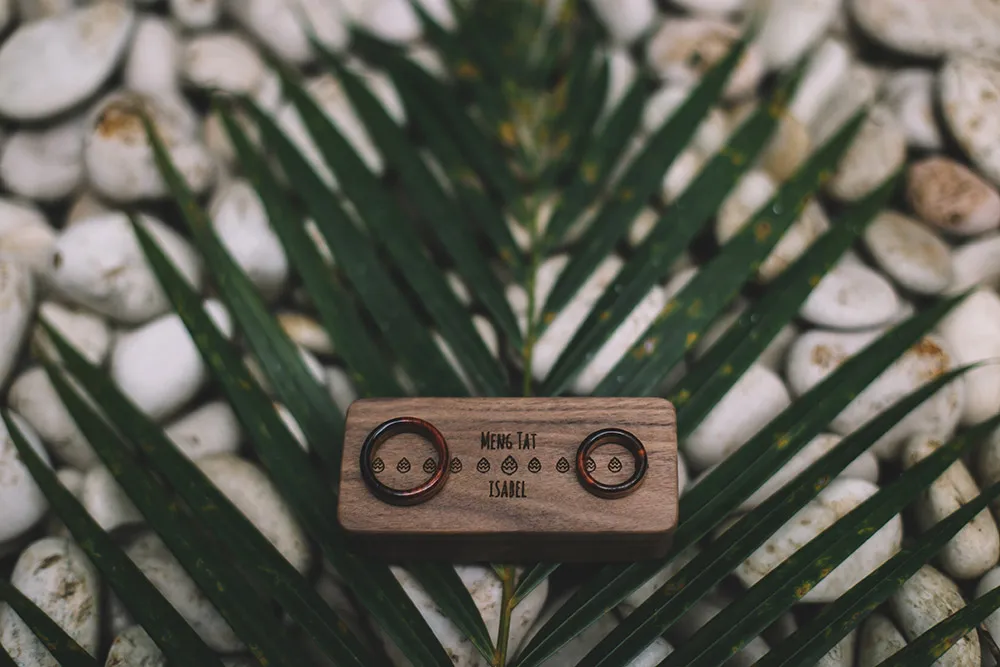 Photo by Fire, Wood and Earth Photography. theweddingnotebook.com