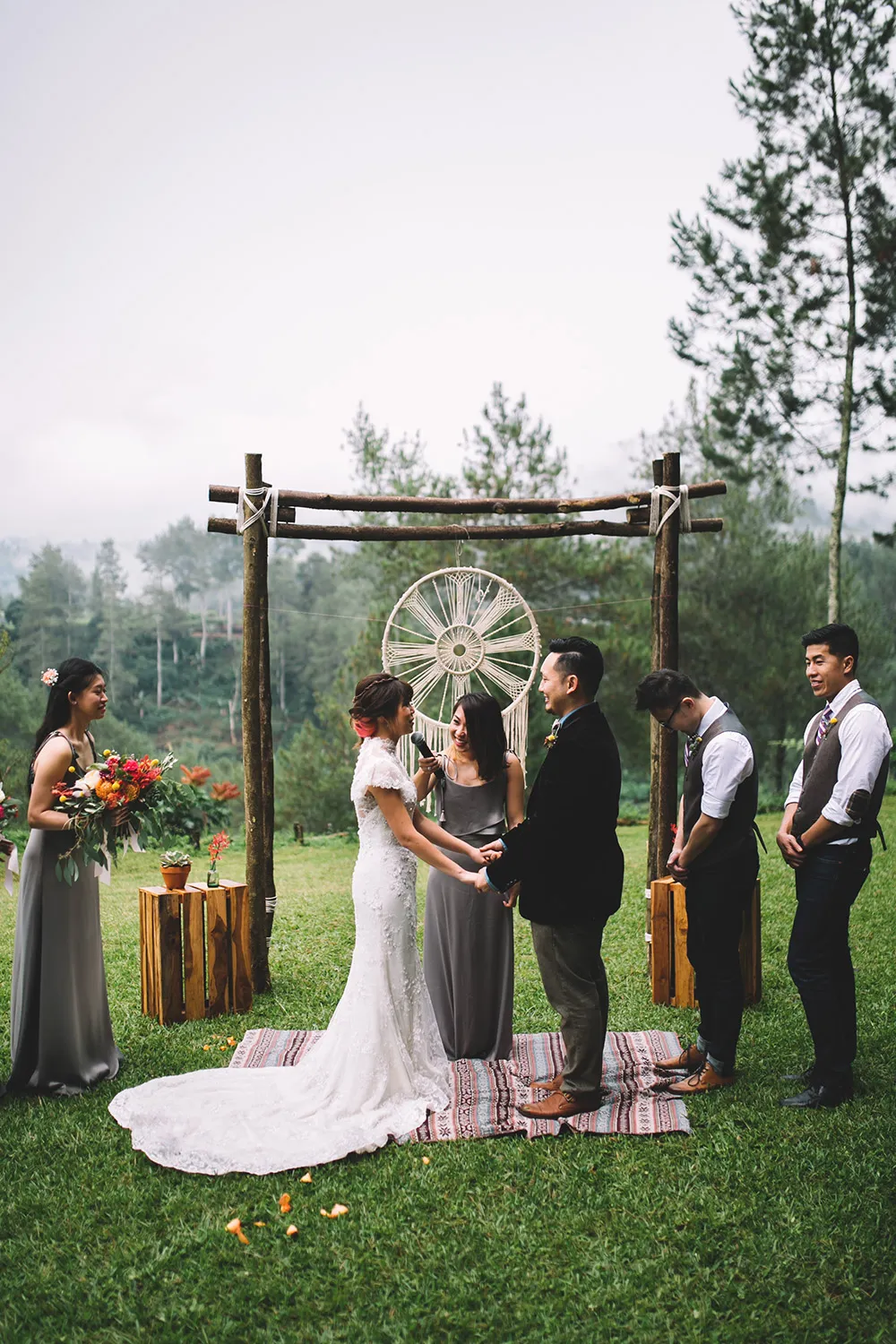 Photo by Fire, Wood and Earth Photography. theweddingnotebook.com