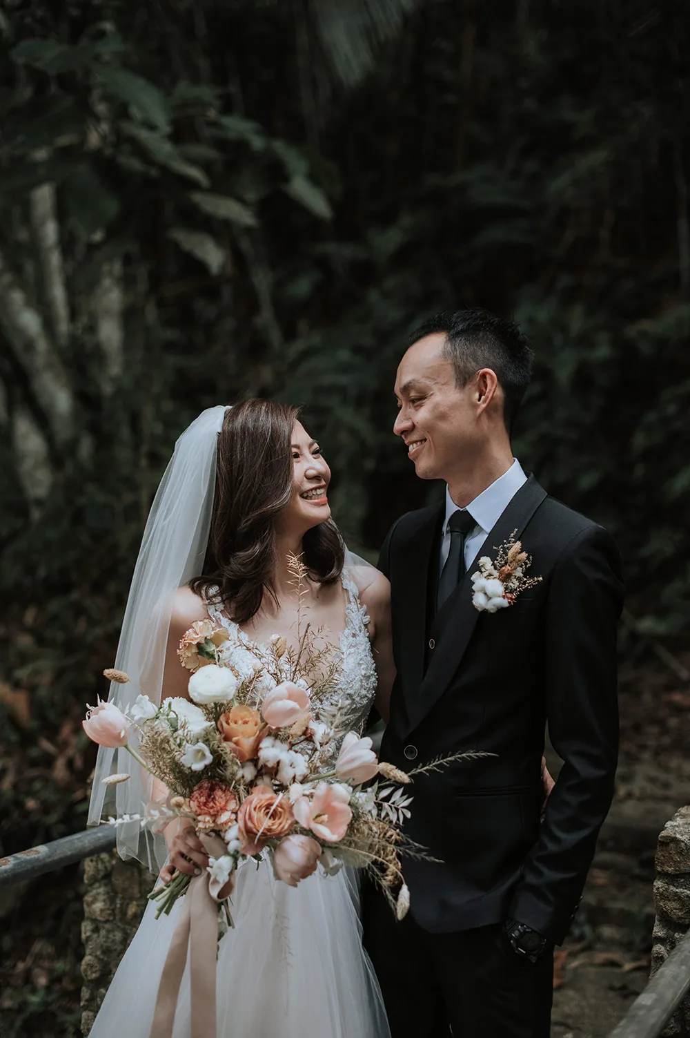 Zach Chin Photography. theweddingnotebook.com