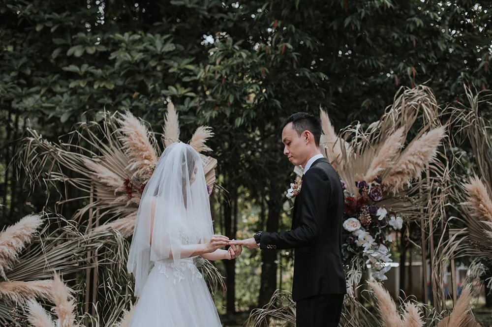 Zach Chin Photography. theweddingnotebook.com