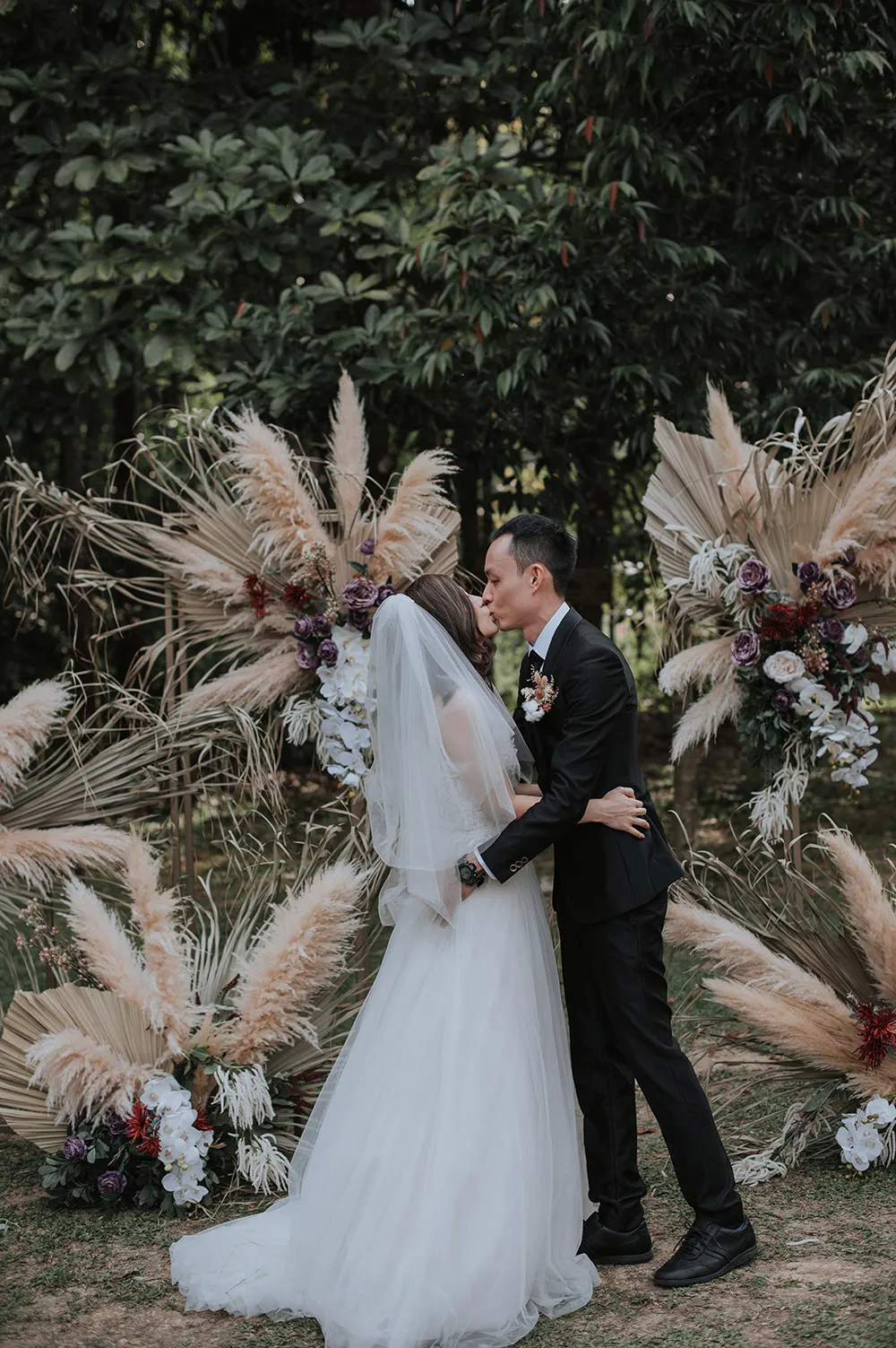 Zach Chin Photography. theweddingnotebook.com