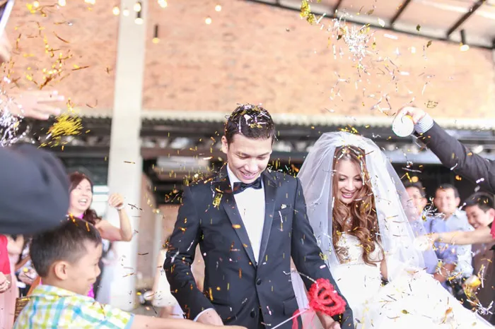 Photo by Cornelius Lim. Courtesy of Hannah Tan. theweddingnotebook.com