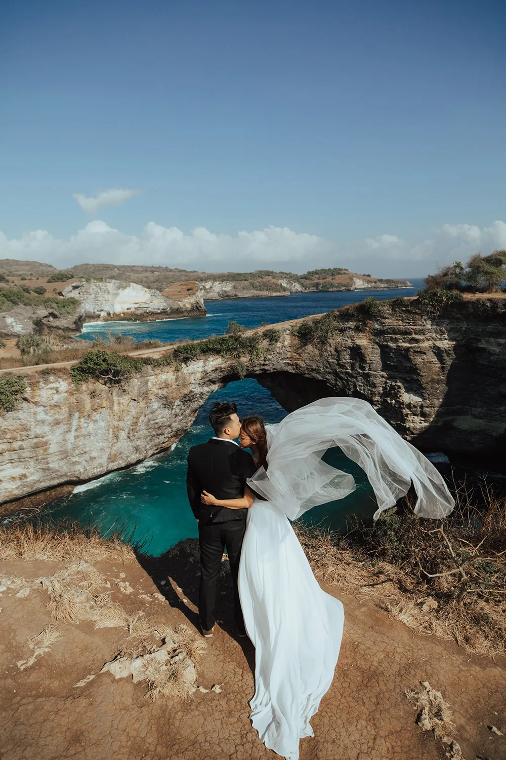 Photo by Fire Wood & Earth. theweddingnotebook.com