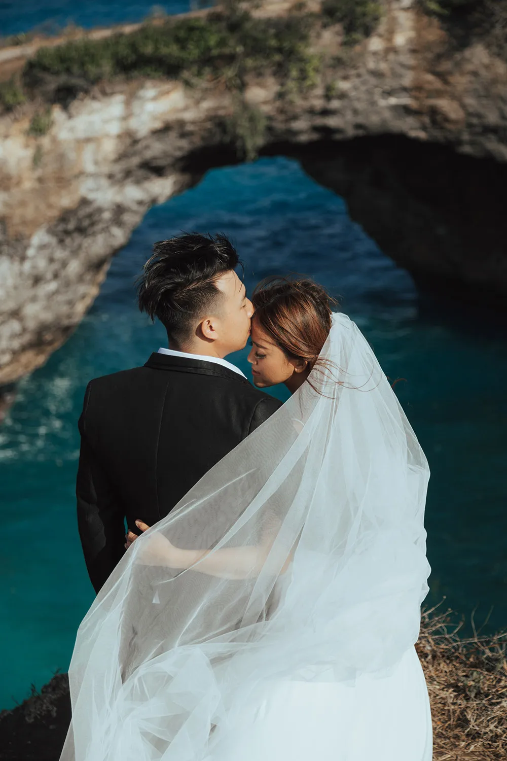 Photo by Fire Wood & Earth. theweddingnotebook.com