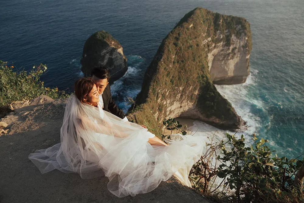 Photo by Fire Wood & Earth. theweddingnotebook.com