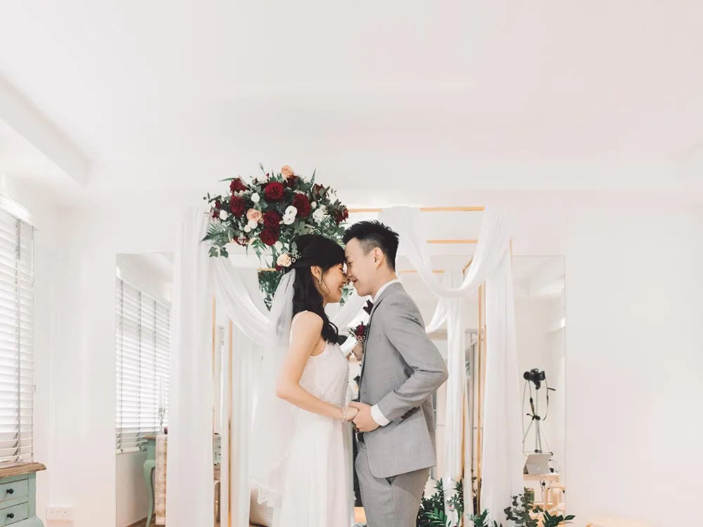 Exchange vows in your own house. Jonlin Photography. theweddingnotebook.com #weddingduringcovid19