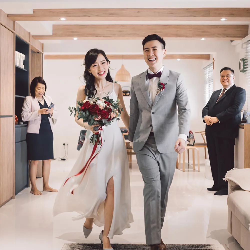 Wedding during Covid-19. Wedding at home. Jonlin Photography. theweddingnotebook.com