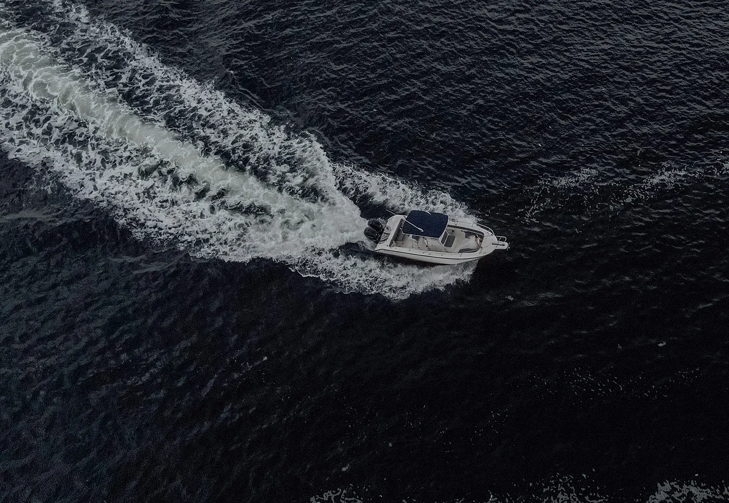 Photography by ProudRad. Yacht Wedding. theweddingnotebook.com