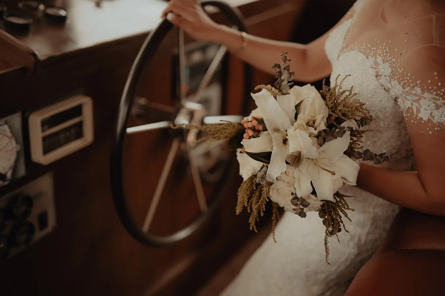 Photography by ProudRad. Yacht Wedding. theweddingnotebook.com