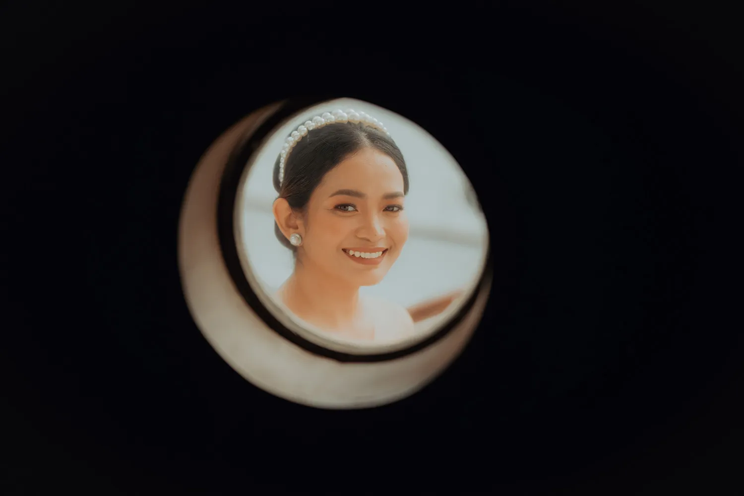 Photography by ProudRad. Yacht Wedding. theweddingnotebook.com