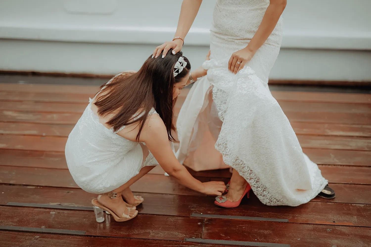 Photography by ProudRad. Yacht Wedding. theweddingnotebook.com